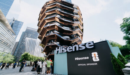 Hisense Gelar Instalasi Interaktif Bertema RGB, Dukung Euforia FIFA World Cup 2026™ di New York Hisense Gelar Instalasi Interaktif Bertema RGB, Dukung Euforia FIFA World Cup 2026™ di New York