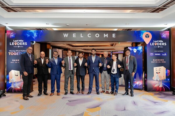 From Left to Right: Orisi Seruitanoa, Board Director, Fiji post; Zuke Kot, CFO, Post PNG; Gautam Kumar, Co-Founder and COO, FarEye; Dr Vinaya Prakash Singh, Secretary General, APPU; Kushal Nahata, Co-Founder & CEO, FarEye; Suryansh Jalan, Chief Business Officer, FarEye; Sanjay Sharan, Advisor; Apichart Ountaphan, Vice President, Thailand Post; Sandeep, APPU