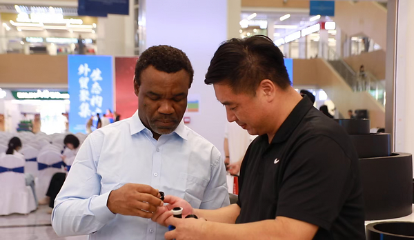 Xinhua Silk Road: Linyi Trade City di Tiongkok Bagian Timur Buka Pusat Pengadaan Internasional, Dorong Aktivitas Perdagangan Global Xinhua Silk Road: Linyi Trade City di Tiongkok Bagian Timur Buka Pusat Pengadaan Internasional, Dorong Aktivitas Perdagangan Global